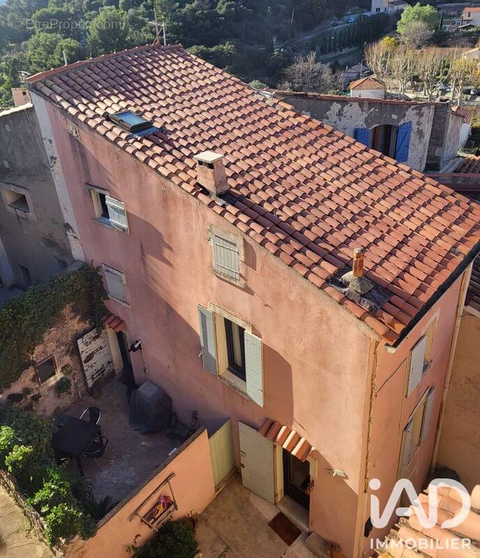 Photo 1 - Maison à LE REVEST-LES-EAUX
