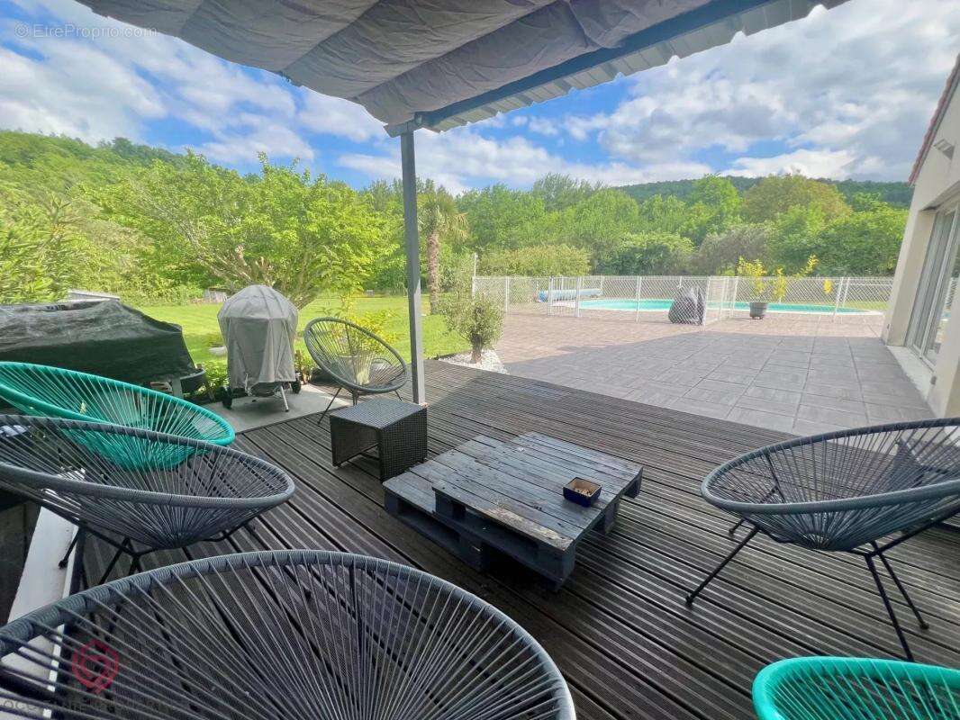 Maison à MONTBRUN-BOCAGE