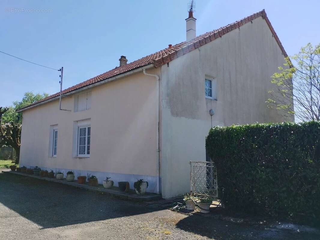 Maison à PAIZAY-NAUDOUIN-EMBOURIE