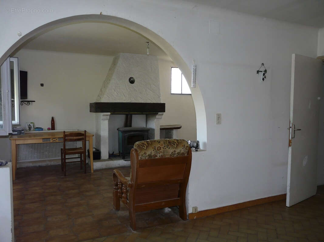 Maison à CASTELNAU-MONTRATIER