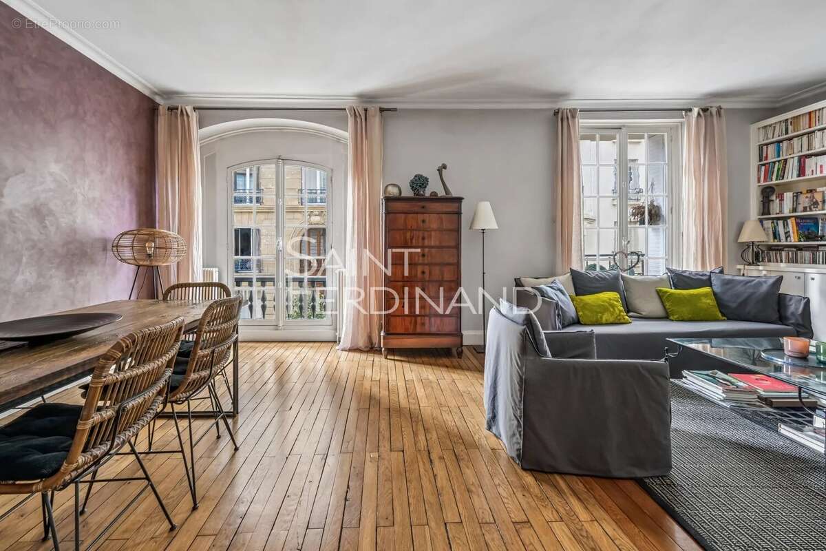 Appartement à NEUILLY-SUR-SEINE