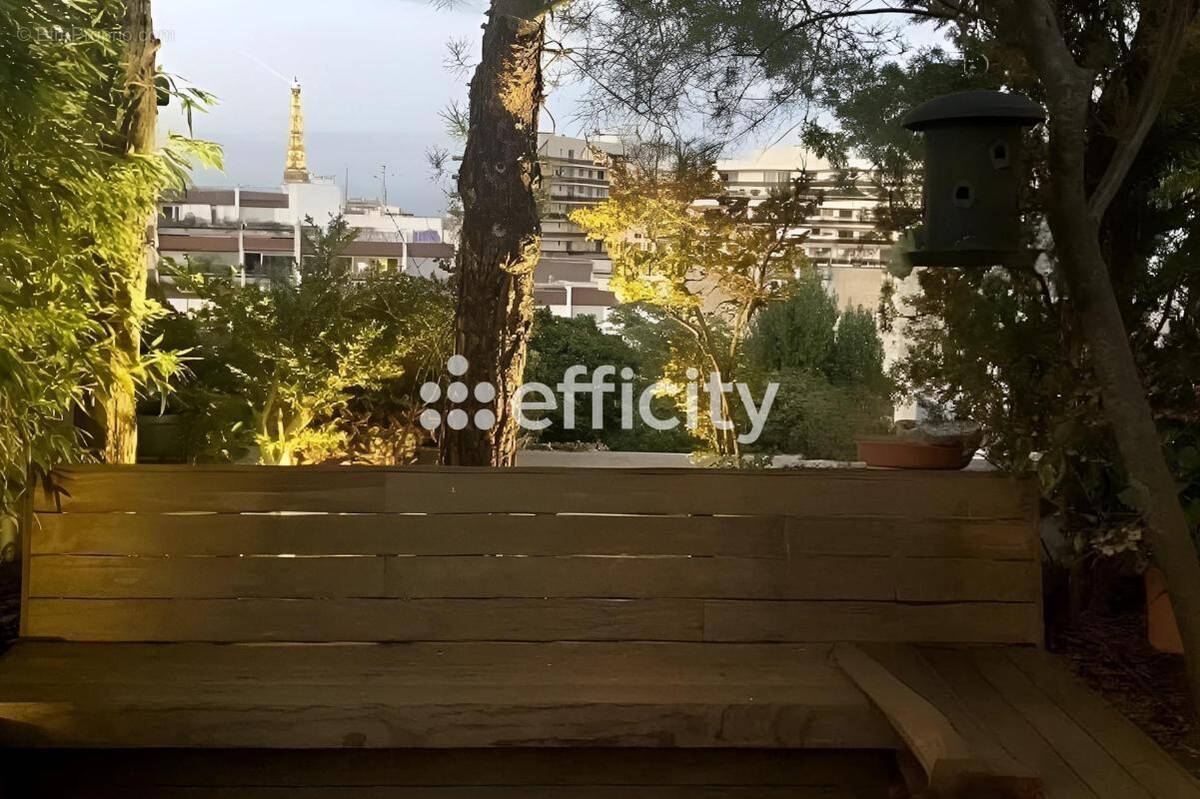 Appartement à PARIS-15E