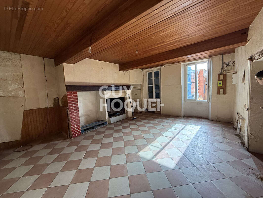 Maison à SAINT-RUSTICE