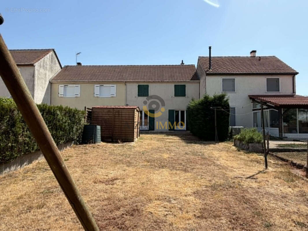Maison 92 m² à Parthenay  - photo 2