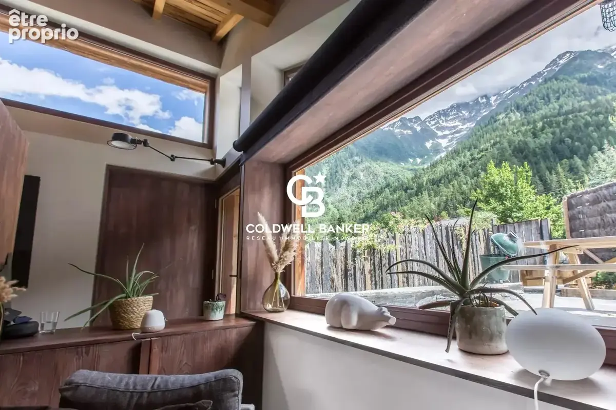 Chalet mitoyen - 121 m² - 5 chambres - Les Houches - photo 2