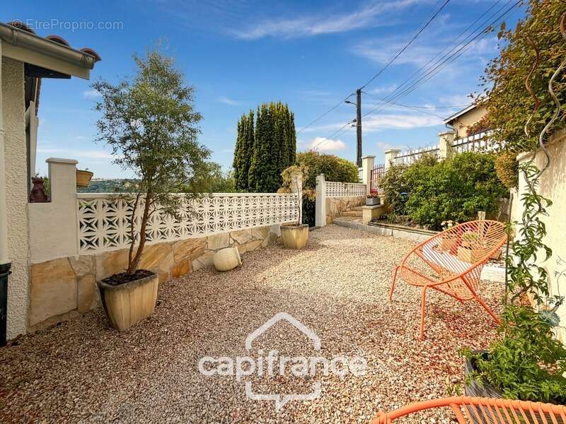 Maison à vendre Sur les hauteurs de Givors avec une Vue panoramique sur le Rhône - photo 26