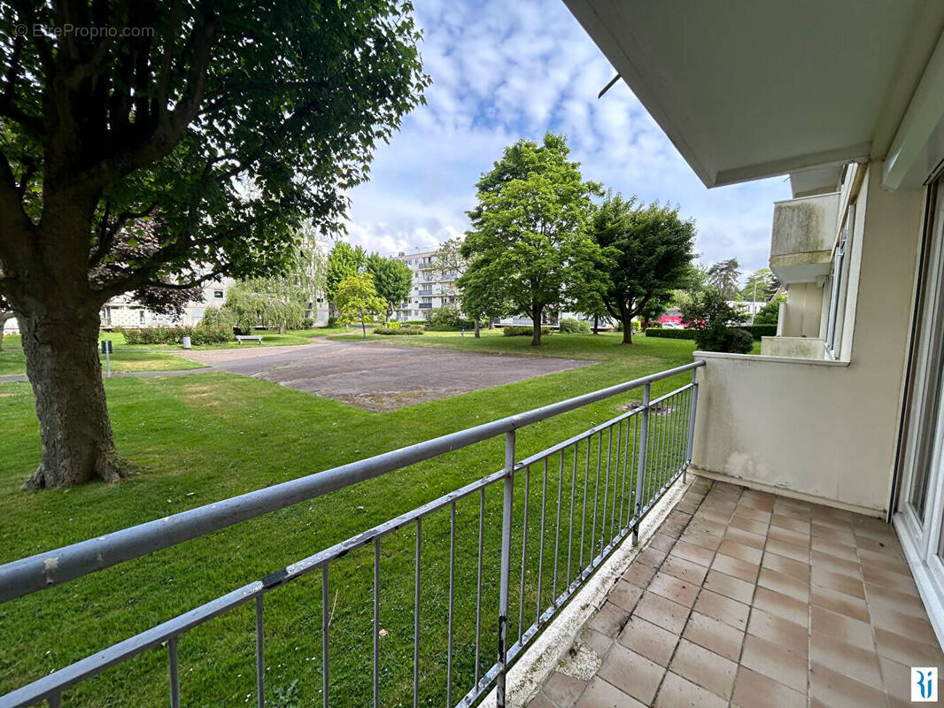 Appartement à MONT-SAINT-AIGNAN