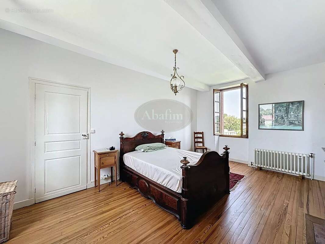 Maison à CHELLE-DEBAT