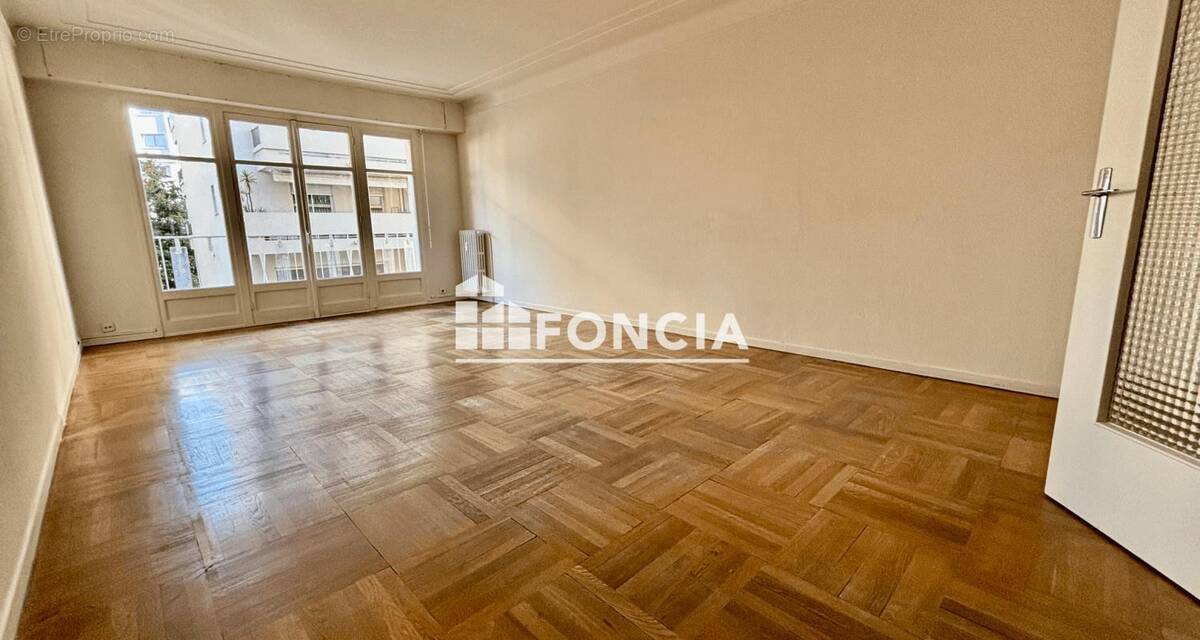 Appartement à LE CANNET