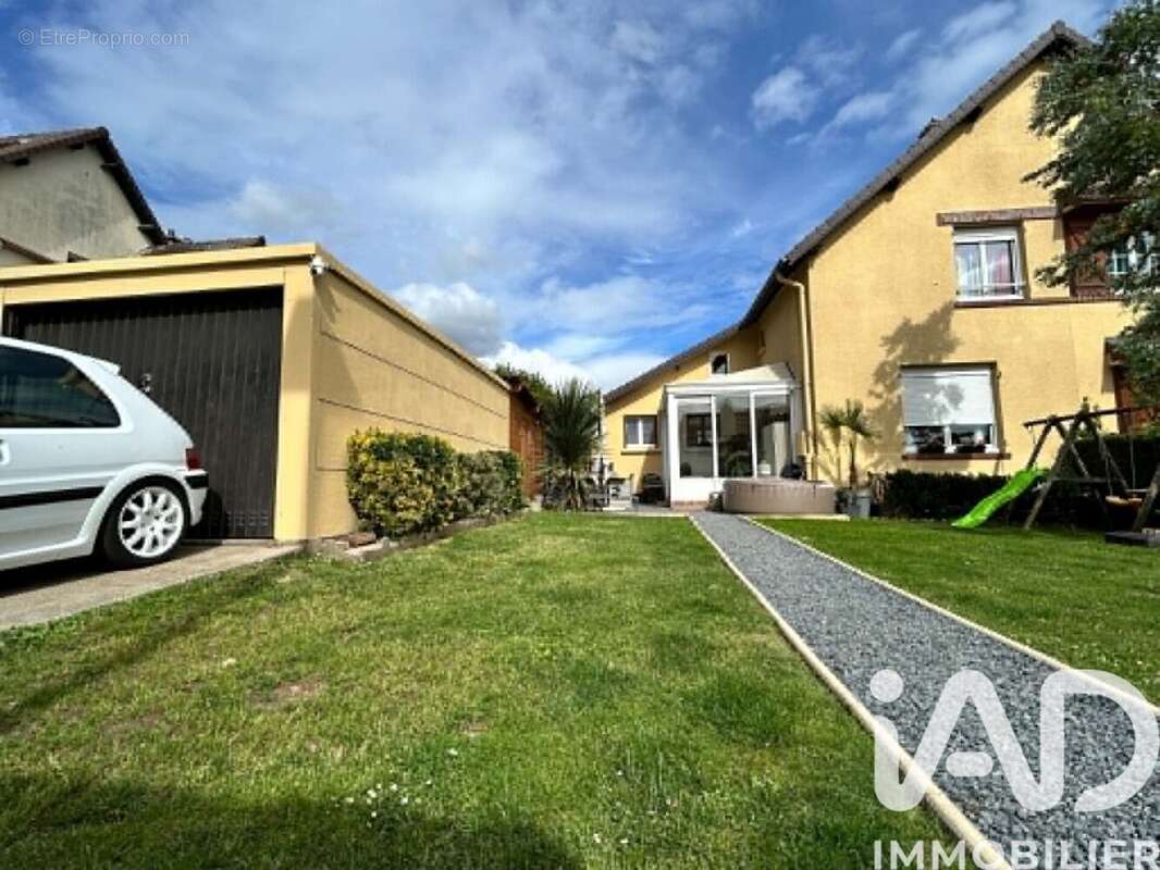 Maison 93 m² à Saint-Maurice-D'etelan  - photo 2