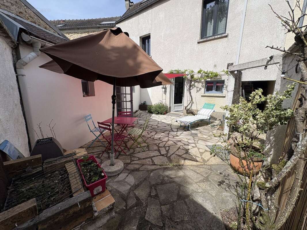 Maison à CHATEAUFORT