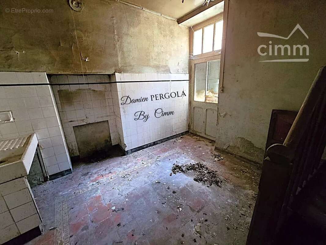 Sous les remparts de Sarlat – Ensemble immobilier à fort potentiel au cœur de la cité médiévale - photo 7