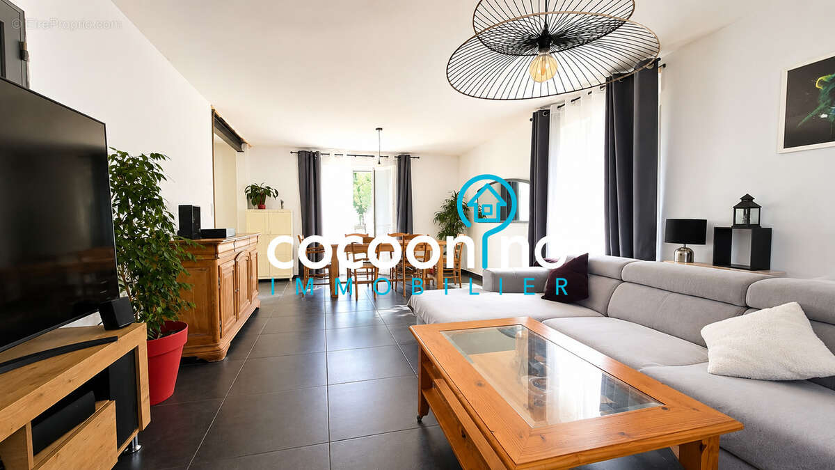 Grande maison familiale en village sur 3 niveaux - photo 2
