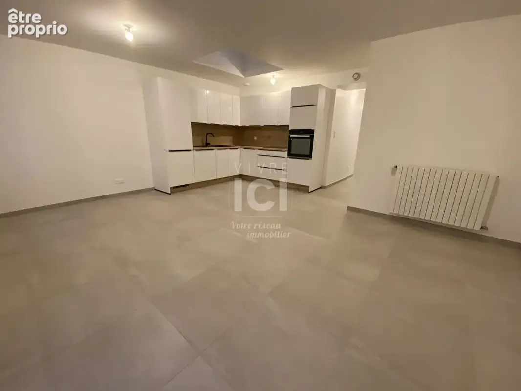 Maison rénovée avec locataires en place - Bourg de Carquefou - photo 2