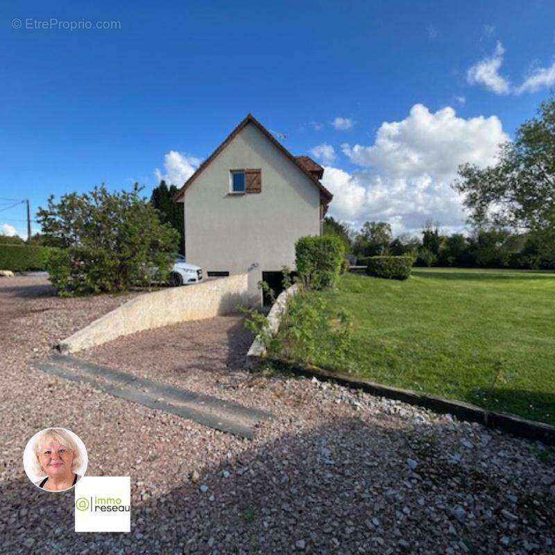 Maison à SAINT-HYMER