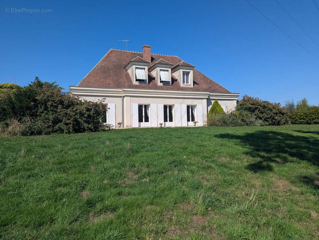 Maison à MONTGIVRAY