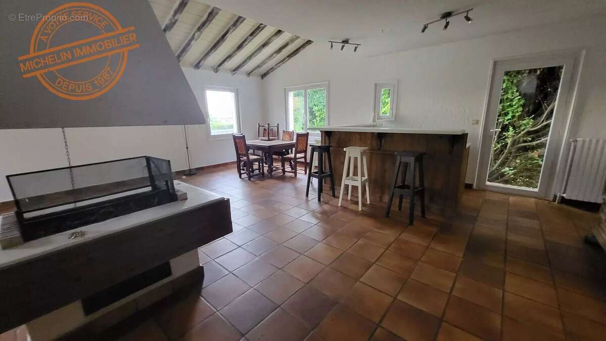 Maison à FLEURIEUX-SUR-L&#039;ARBRESLE