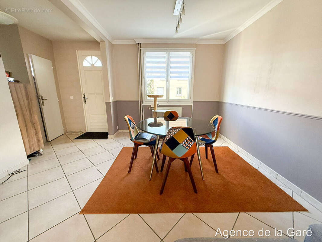 Maison à SARTROUVILLE