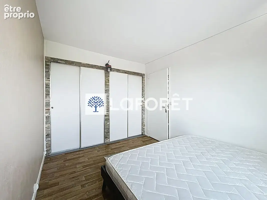 Appartement meublé vendu loué ? Dernier étage - photo 4