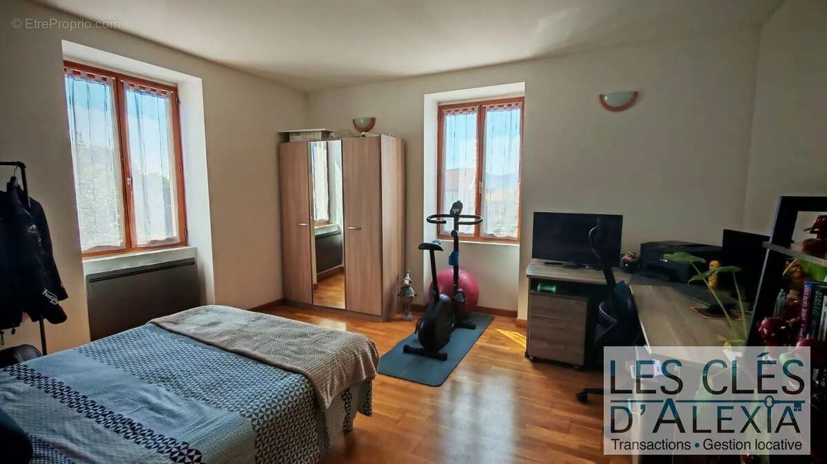 Maison-Dependances-Terrain-Garage - photo 5