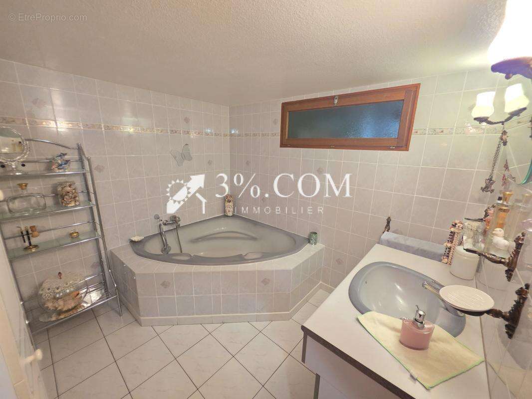 Spacieuse Maison Familiale de 340 m2 à Damelevieres (54360) - photo 17