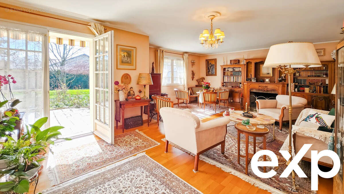 Maison à CHENS-SUR-LEMAN