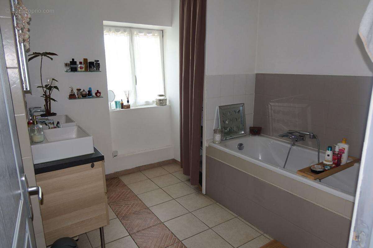 Appartement à AUXON-DESSUS