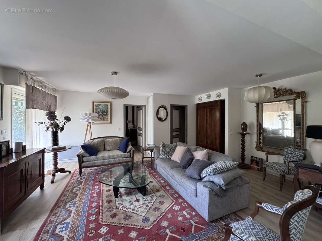 Appartement à L'ISLE-SUR-LA-SORGUE