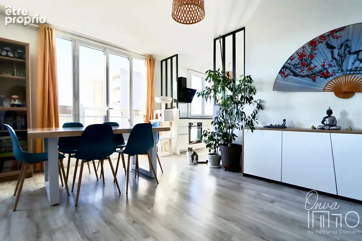 Caluire-et-Cuire - Lumineux T4 de 72m2 - photo 3