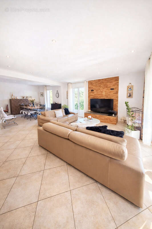 Maison à PEYPIN