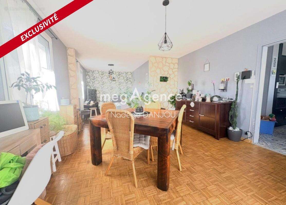 Maison à CONDE-SUR-NOIREAU