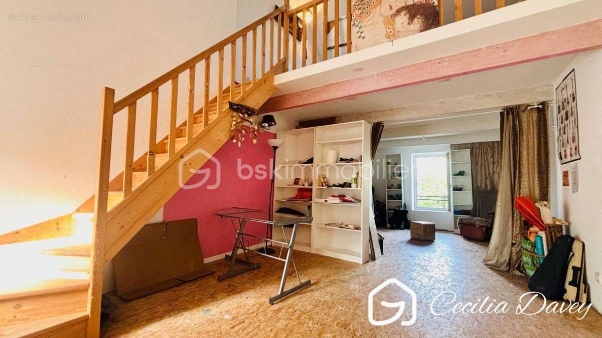 Maison à VILLENEUVE-L'ARCHEVEQUE