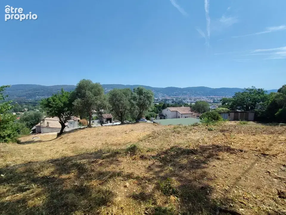 Terrain 1104 m² à Draguignan  - photo 1