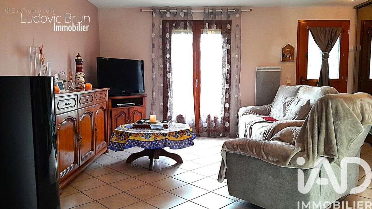 Photo 2 - Maison à TOUCY