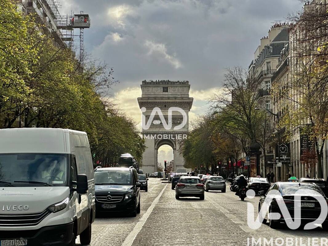 Photo 1 - Appartement à PARIS-8E