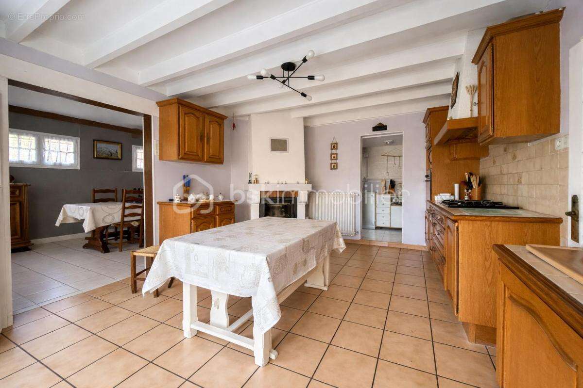 Maison à COUTRAS