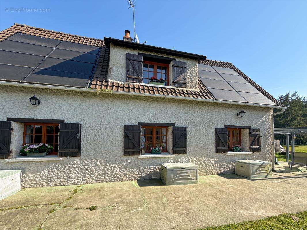 Maison à LASSAY-SUR-CROISNE