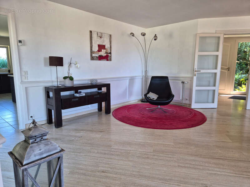Maison individuelle 5 chambres offrant 206m2 hab sur parcelle de 2627m2 - photo 6