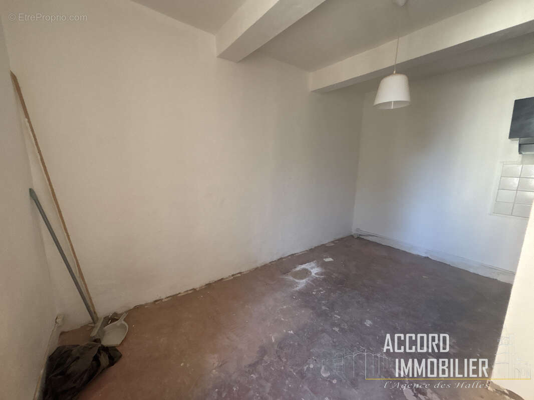 Investissement !! Immeuble de rapport de 3 studios - photo 7