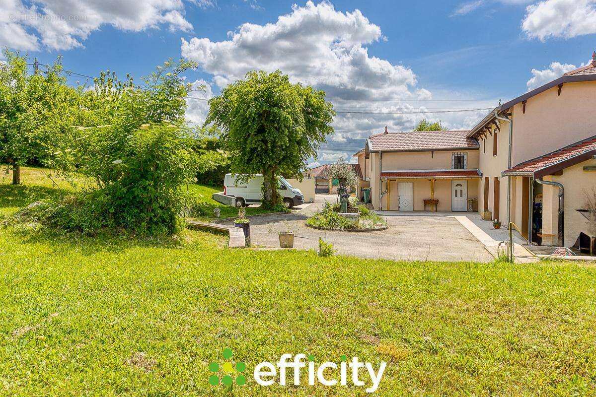 Maison à SAINT-PIERRE-DE-CHANDIEU