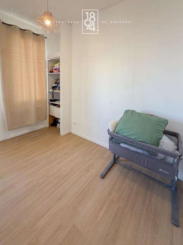 Appartement à MARSEILLE-5E