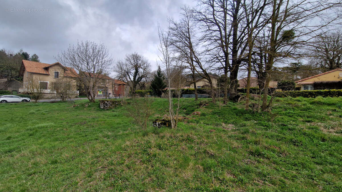 Terrain à LE CAYLAR