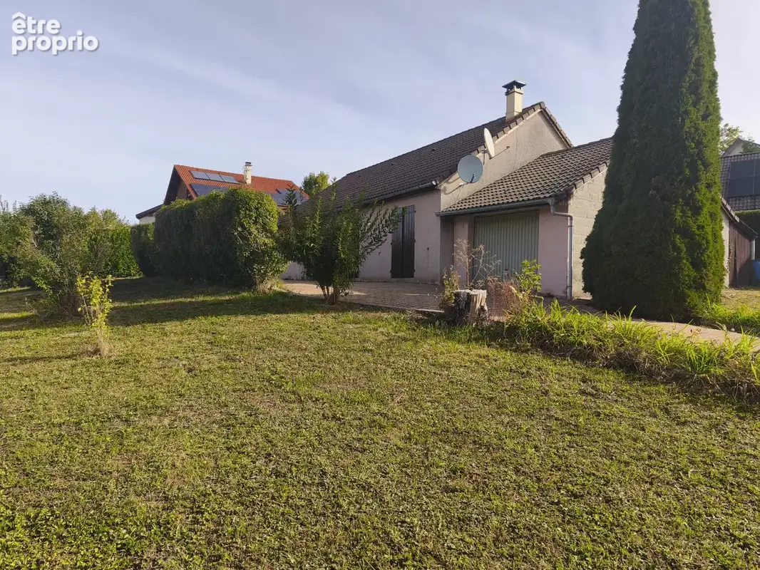Maison à THEZILLIEU