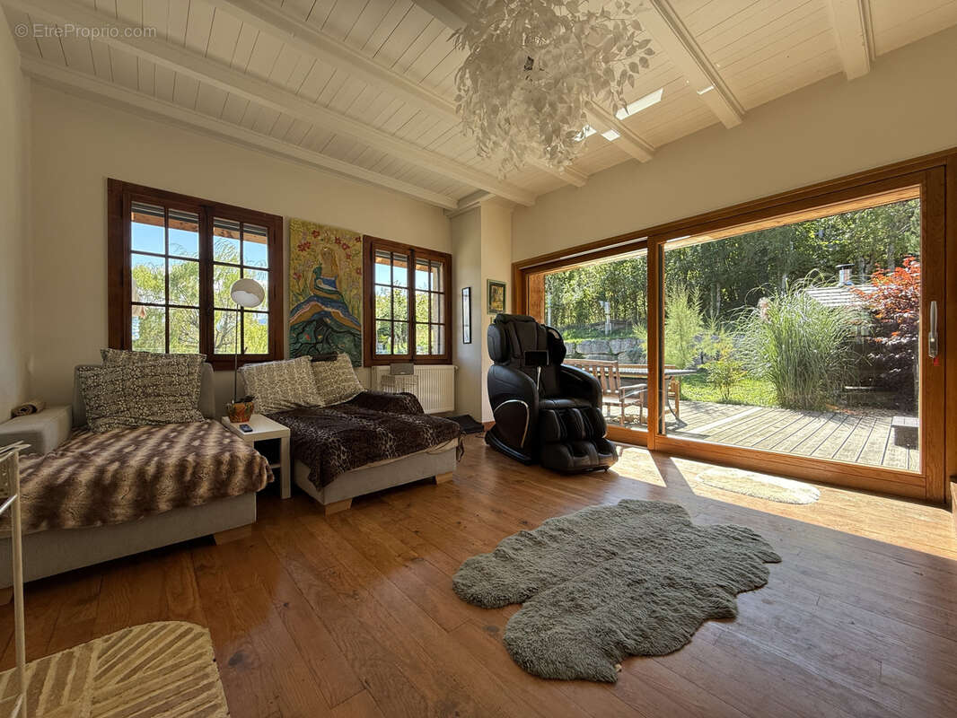 Maison à PERS-JUSSY