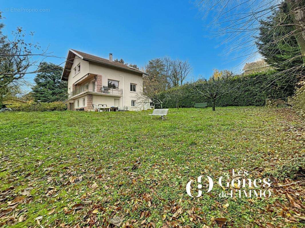 Maison à SAINT-CYR-AU-MONT-D'OR