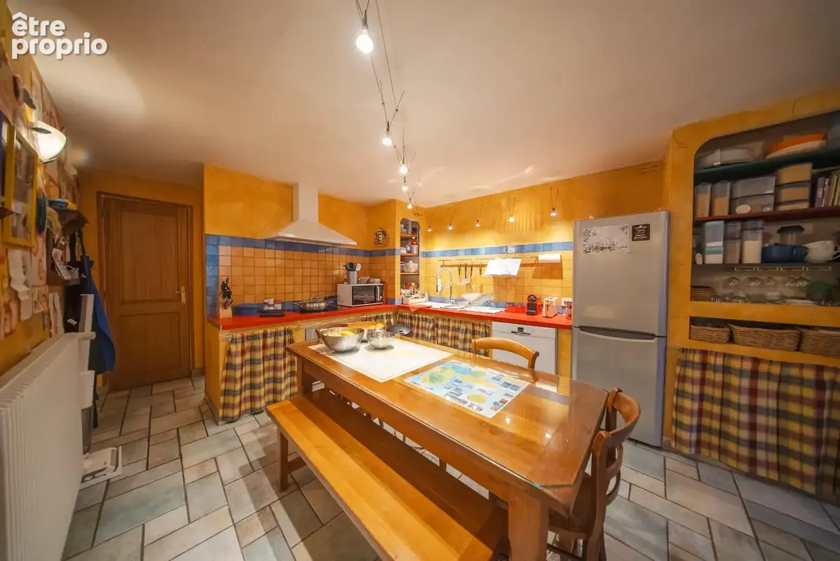 Maison 6 pièces 135 m² à vendre à Perignat-Les-Sarlieve (63170) - photo 3