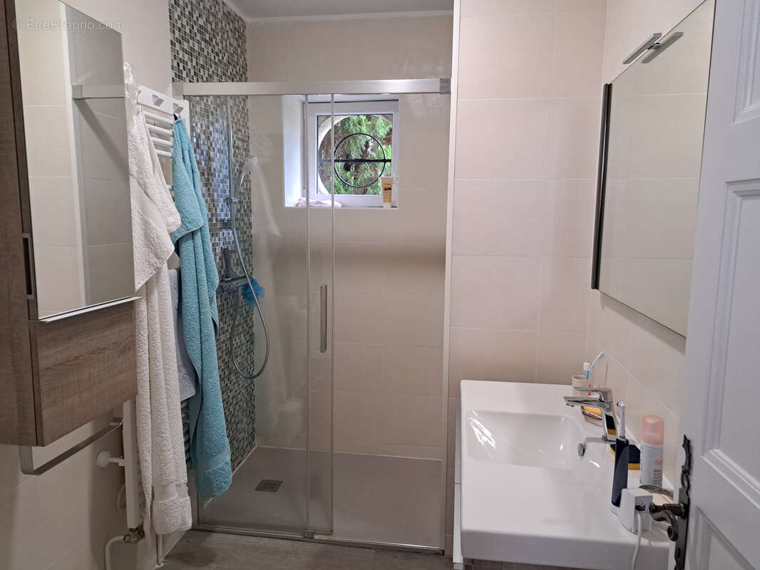 Maison d'habitation avec beaucoup de caractères sur 1300m2 - photo 11