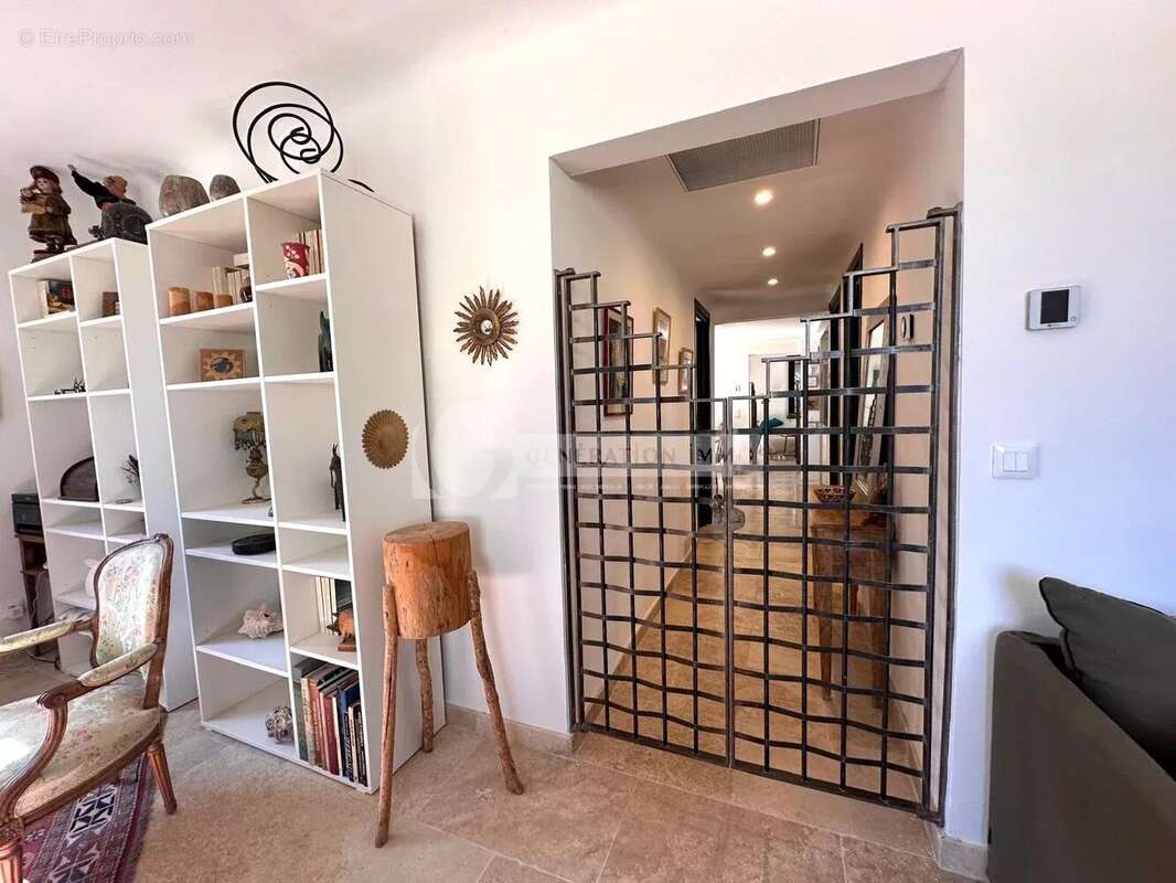 Maison à FONTVIEILLE