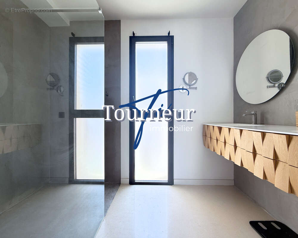 Maison à SIX-FOURS-LES-PLAGES