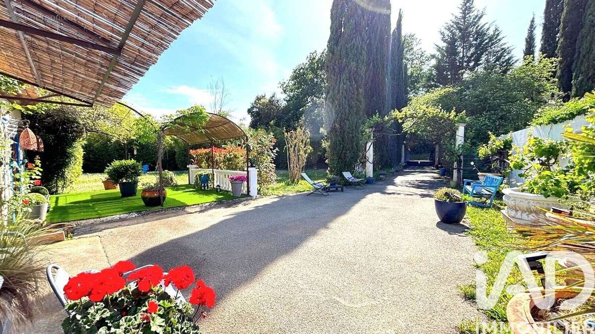 Photo 3 - Maison à LE MUY